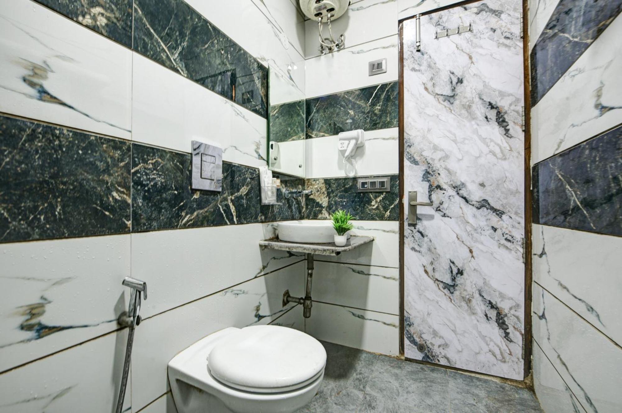 New Frontier - 2 Mins From Old Delhi Railway Station & Chandni Chowk Luaran gambar