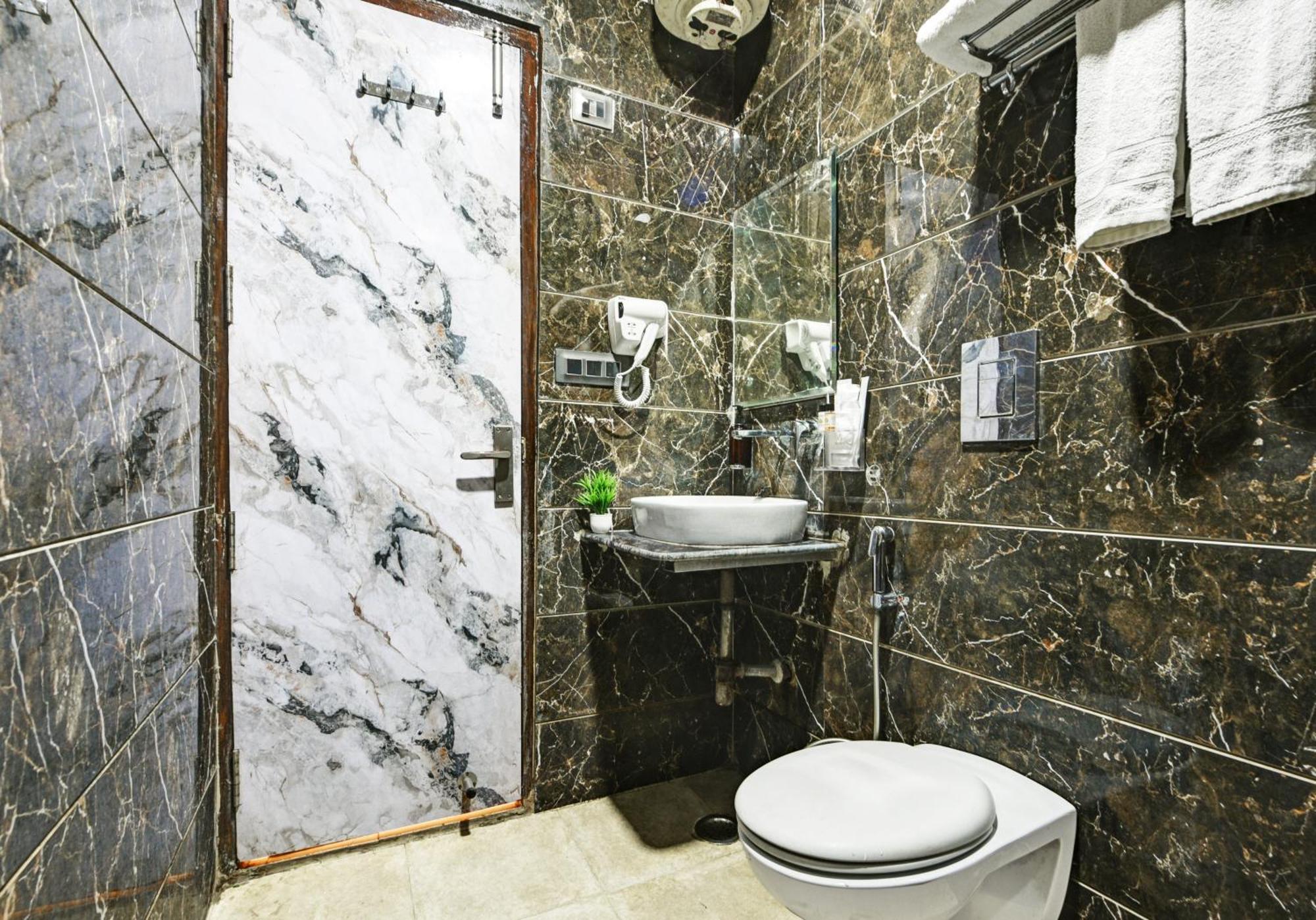 New Frontier - 2 Mins From Old Delhi Railway Station & Chandni Chowk Luaran gambar
